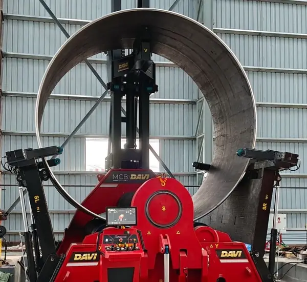 DAVI plate roll forming a large rolled steel cylinder