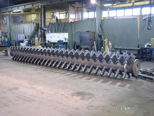Fabricated shaft assembly with welded paddles