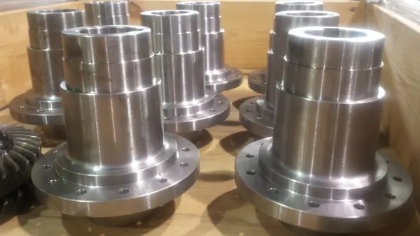 Precision machined flanged hubs