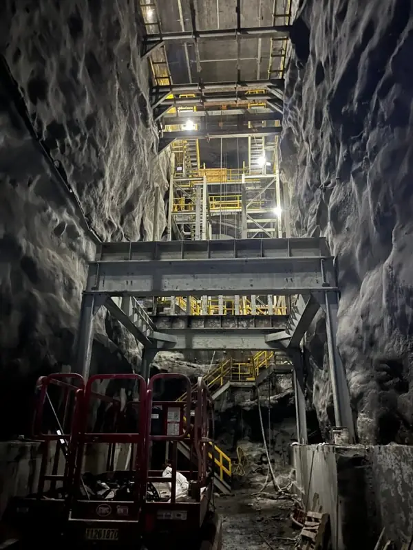 Fabricated steel structure installed underground in a mine